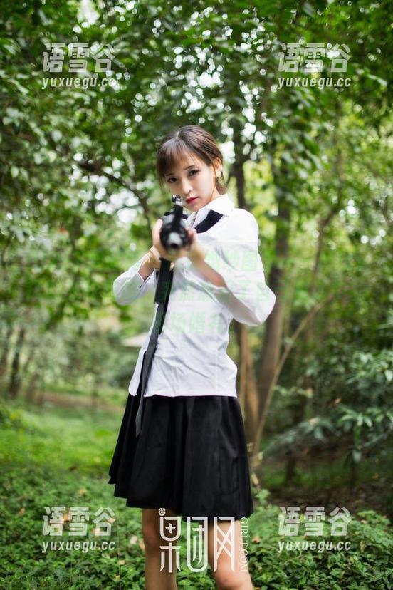 GIRLT果团网 - 私房婚纱图集——Miss琪的光影随笔，突然想起了自己童话中的那场婚礼。