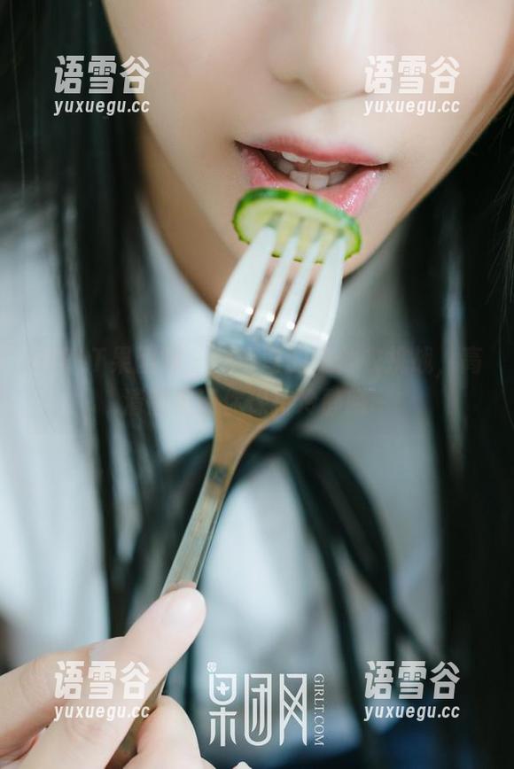GIRLT果团网 - 林弯弯的连体衣挑战，高清图包请你保持冷静哦～
