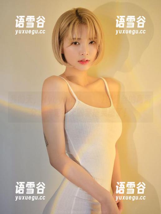 我的天，Hyoyeon(김효연)裤里丝的高清分享决定今天的穿搭灵感了！