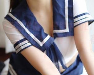 MFStar模范学院 – 原图中的Ellie艾栗栗礼服，让人忍不住多看几眼，有点好奇。