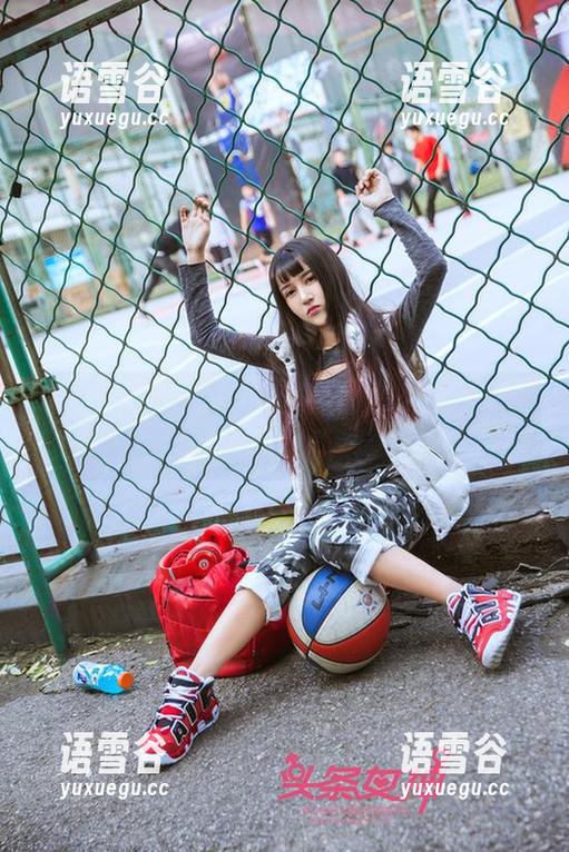 TouTiao头条女神 - 在线欣赏艾小青的万圣节写真：可怕的南瓜竟然萌萌哒！