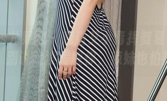 UGirls尤果网 – 观看艾小青挥舞夏日扇子合集！别说我没提醒你，辣妹也怕热哦！