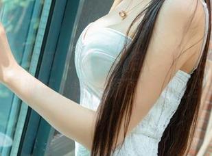 UGirls尤果网 – 让你的目光在镂空与黛斯羽之间游荡，图片原图都在这里哦。
