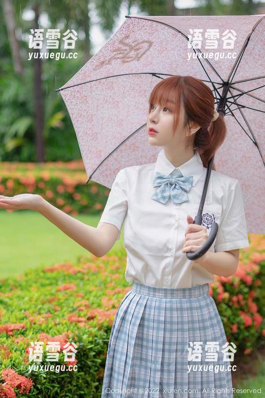 Xiuren秀人网 - 古月小同学的写真：一条长裙和两条美腿，这组合，默认后面有春天吧？