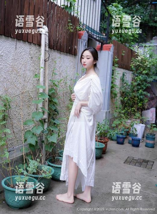 Xiuren秀人网 - 小薯条nienie最新护士合集：你觉得痛吗？她觉得痒！