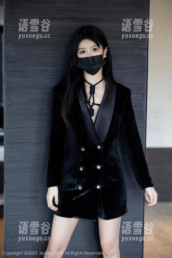 Xiuren秀人网 - 这是小蛮妖_honey出门连衣裙图包，保准让你学校、工作都能变成T台秀！
