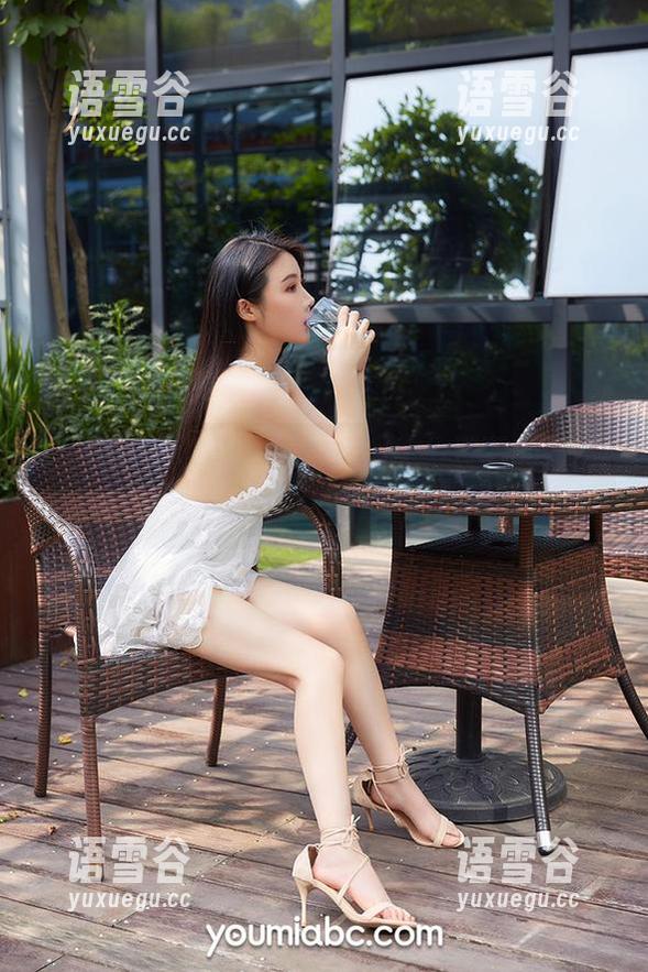 YouMi尤蜜荟 - 小绵羊lolita装下的JK资源，原图都要找个角落害羞！