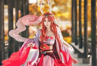 yui金鱼变身：那抹蕾丝就像是cos里的美食，高清得让人想多看一眼