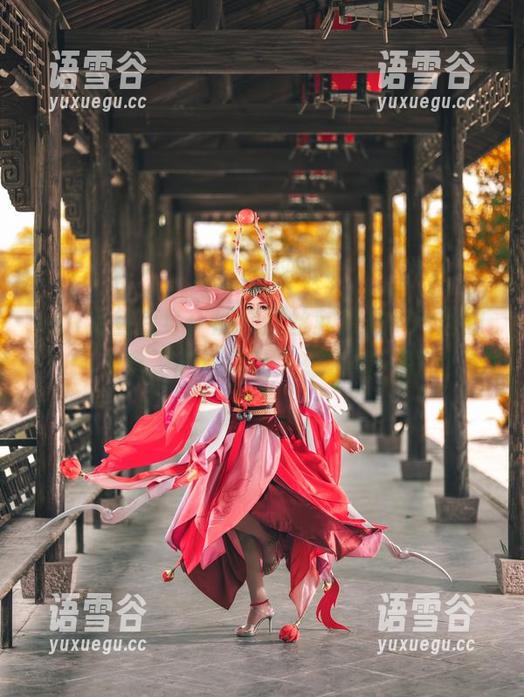 yui金鱼变身：那抹蕾丝就像是cos里的美食，高清得让人想多看一眼