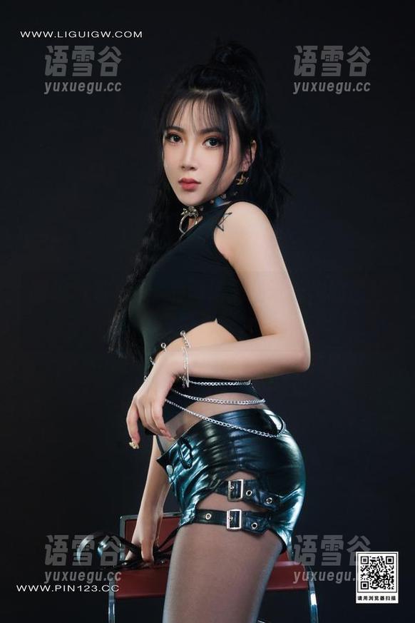 丽柜 - 敢在小發的闺房里拍没圣光的图片，勇气可真够大的。