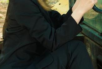 丽柜 – 迷失在桃子高清泳装写真里，一不小心就被美色淹没。