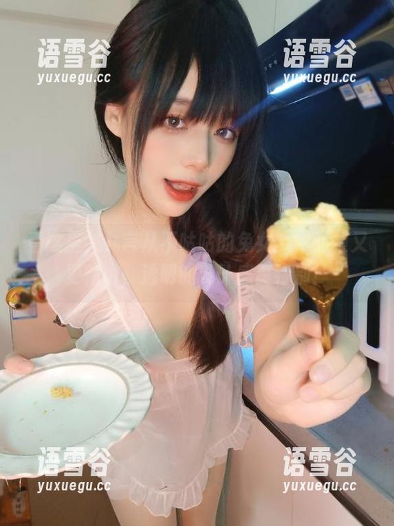 看这里，九言从不咕咕的兔女郎作品集又更新啦，透明的设计感真特别！