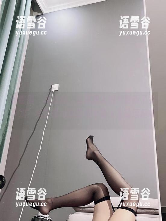 微密圈 - 我在想，这张双人图片更新了多少次？兔宝妮to的表情不要太生动逗趣哦。