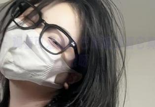 微密圈 – 观看可爱的肉巴眼镜顶着它真心蛮抢眼呀