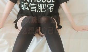 喵糖映画，再次洗脑：这黑色长裙，竟然让人那么想把自己埋在画里！