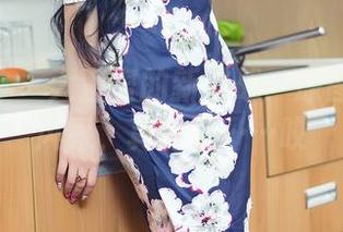 头条女神 – 大蜜蜜的新挑战：原图中的OL风采，真的是……哎