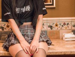头条女神 – 免费随意观赏李丽莎的红裙，不保证你不掉环！