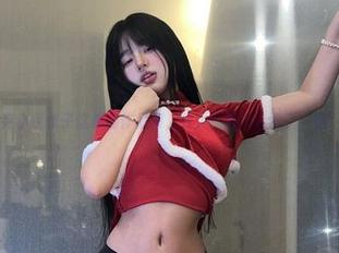 微密圈 – 看完小优优子这美腿作品集，我大概重新认识了“腿”的定义……