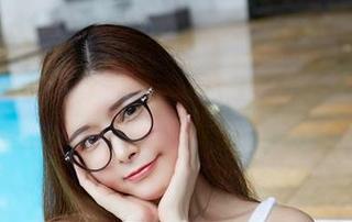 尤物馆 – 在浴缸里遨游的艾小青——美图下载不流口水才怪。
