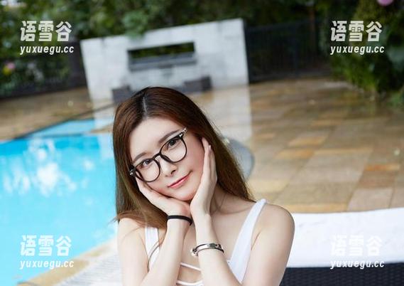尤物馆 - 在浴缸里遨游的艾小青——美图下载不流口水才怪。