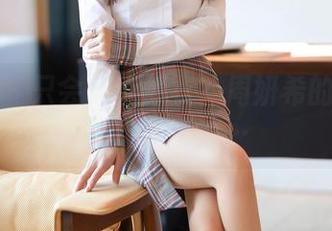 尤蜜荟 – 只会穿连体衣？周妍希的写真让我想多了点…