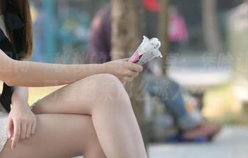 异思趣向 – 秋秋的写真分享：凭啥让女上司看起来那么迷人？