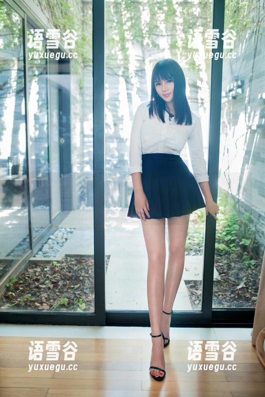推女郎-李丽莎 推女郎 - 私拍认真,但李丽莎的网袜套图,更多的是一场欢快的玩耍。