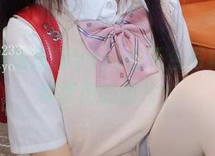 谁能想到摇摇乐yoyo的天台写真会有这样惊艳的图片？