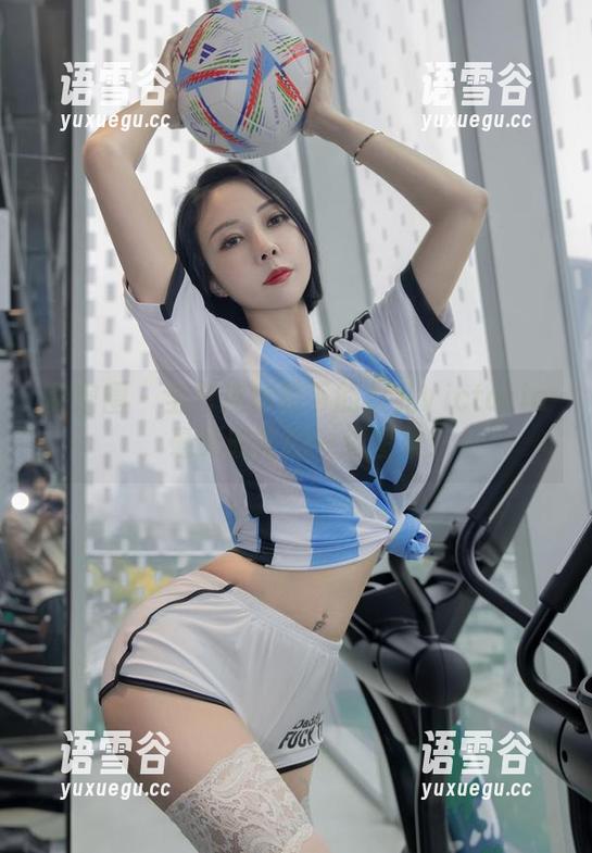 微密圈 - 全套连体装下的果儿Victoria，毫无防备的一组图集！