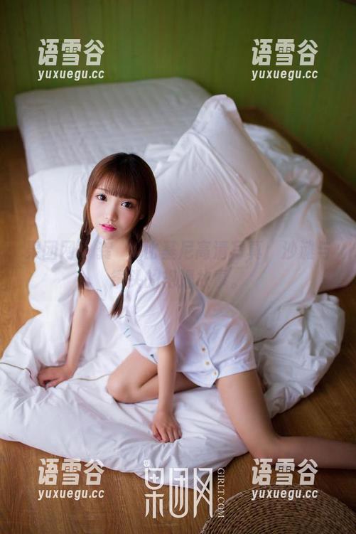 果团网 - 龚玥菲比基尼高清写真，沙滩与镜头的艳遇故事。