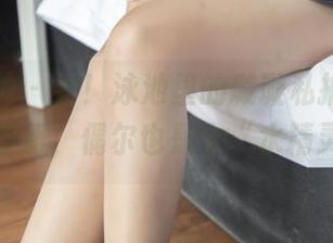 梦丝女神 – 看！泳池里的璇璇私拍合集，水花四溅，偶尔也是个“水精灵”！