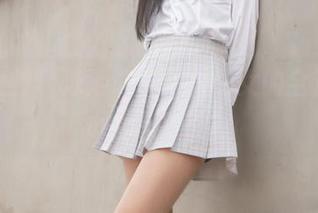梦丝女神 – 泳池之畔，莹仙女的全套，不小心被淹没！