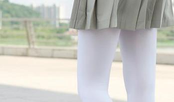 森萝财团 – 小梓的内衣写真：她化身了模特，心思却像个小会儿叛逆。