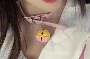 我不得不说，洛可ss这身礼服搭配的cos风，总能让我停下脚步，真想list上所有的照片。