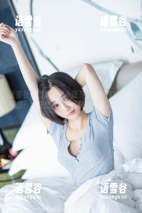 爱蜜社-小丽莎萌萌哒 爱蜜社 - 图集中的小丽莎萌萌哒和她的水手服:我在想,这种画风能不能被好好理解?