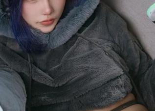 狐洛洛子图集：鲨鱼妹女仆的奇妙冒险，话说那条鱼会不会游泳？