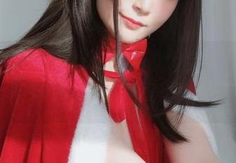 白银81和朵拉轰龙少女的组合，最近这本写真集分享，火到不行！