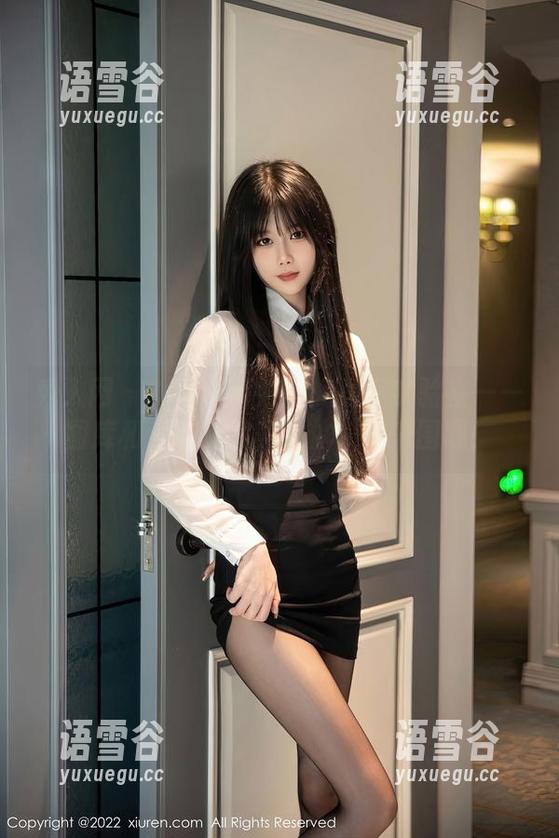 秀人网 - Cris_卓娅祺的居家实验室——图库和分享的完美合体，快来围观！