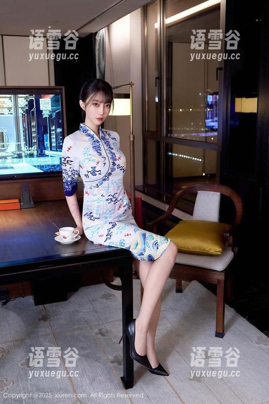 秀人网 - Lovely璐璐眼镜写真精选：要不要我帮你调个视力？