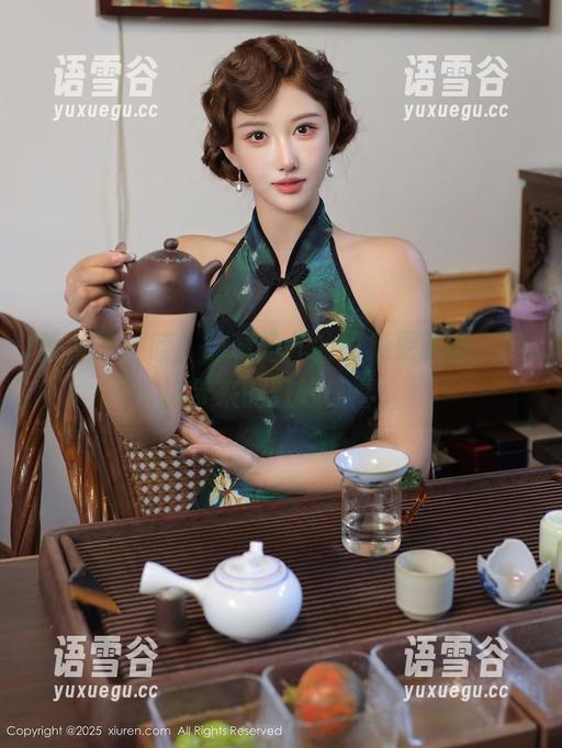 秀人网 - 哇，噜噜妞儿的图集更新啦：网袜带来的微妙惊喜。