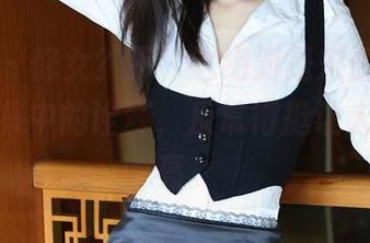 秀人网 – 修女？不，这绝对是宋愉愉在高清写真集中的诠释，反常得挺让人眼前一亮。