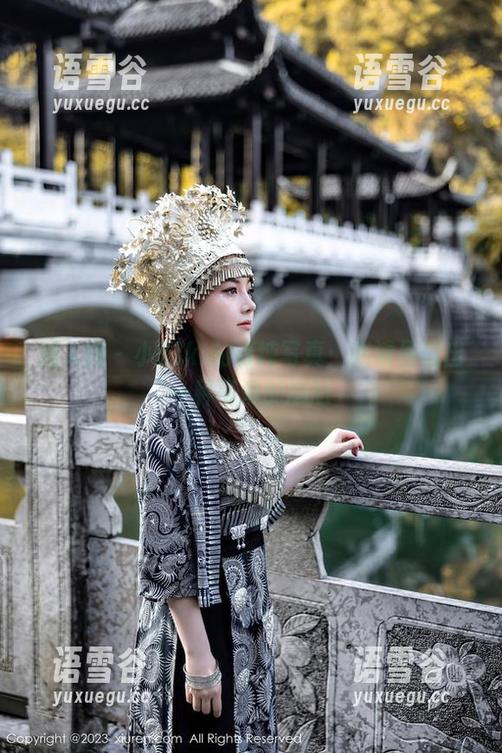 秀人网 - 小Kiki的清纯写真：高清呈现出一种可爱的尴尬