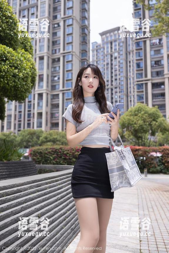 秀人网 - 精选小海臀Rena的粉色套路：哦，这是什么新式的颜色陷阱？