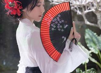 秀人网 – 免费专辑：尹甜甜的婚纱，像是浪漫泡沫一样真实