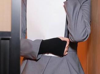秀人网 – 灿宝白裙美图合集，这种美无法抗拒