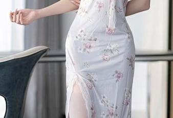 秀人网 – 短裙与白兔西希的甜蜜碰撞：又一集作品集更新，裙子卷卷卷～