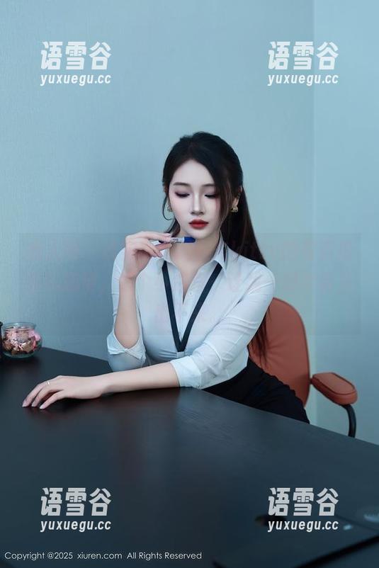 秀人网 - 说实话，赵小米kitty的写真很会玩剧情，像个小迷宫，让我一时半会儿出不来。