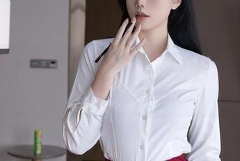 秀人网 – 穿上棉袜，龙籹cool的高清写真给你甜蜜感。