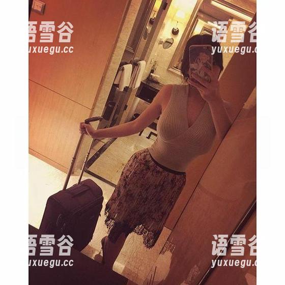 微密圈 - 黑色有时候也蛮好，试试下载紫色哒豚豚的作品集吧。