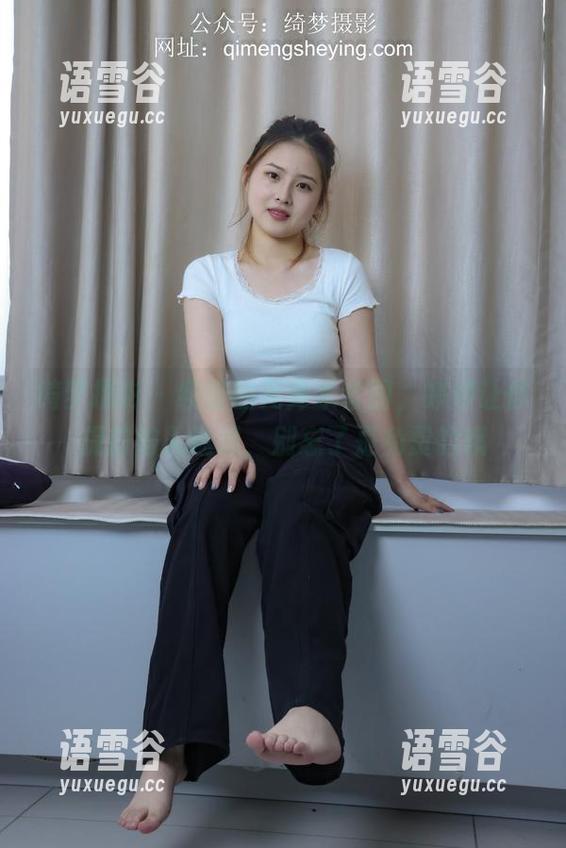 绮梦摄影 - 缤纷的死库水套图，婷婷让你提前陷入迷思，别忘了是免费的哦